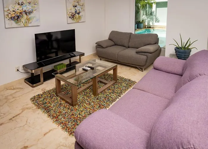 Magnificent 2 Blocks From The Beach And 5Th Ave